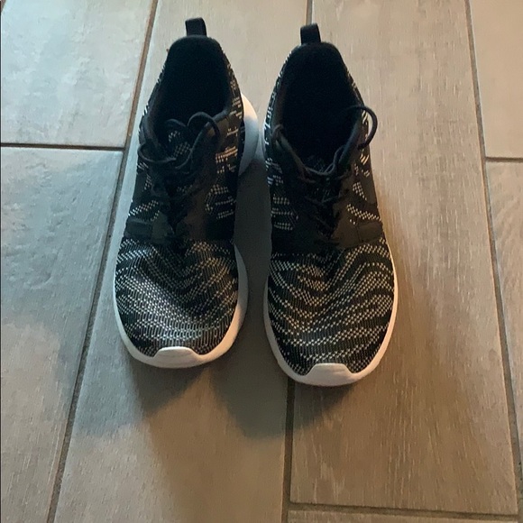 Nike Shoes - Nike Free Run